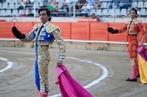 mk体育app-“巴黎4–0横扫皇马，姆巴佩助攻帽子戏法”