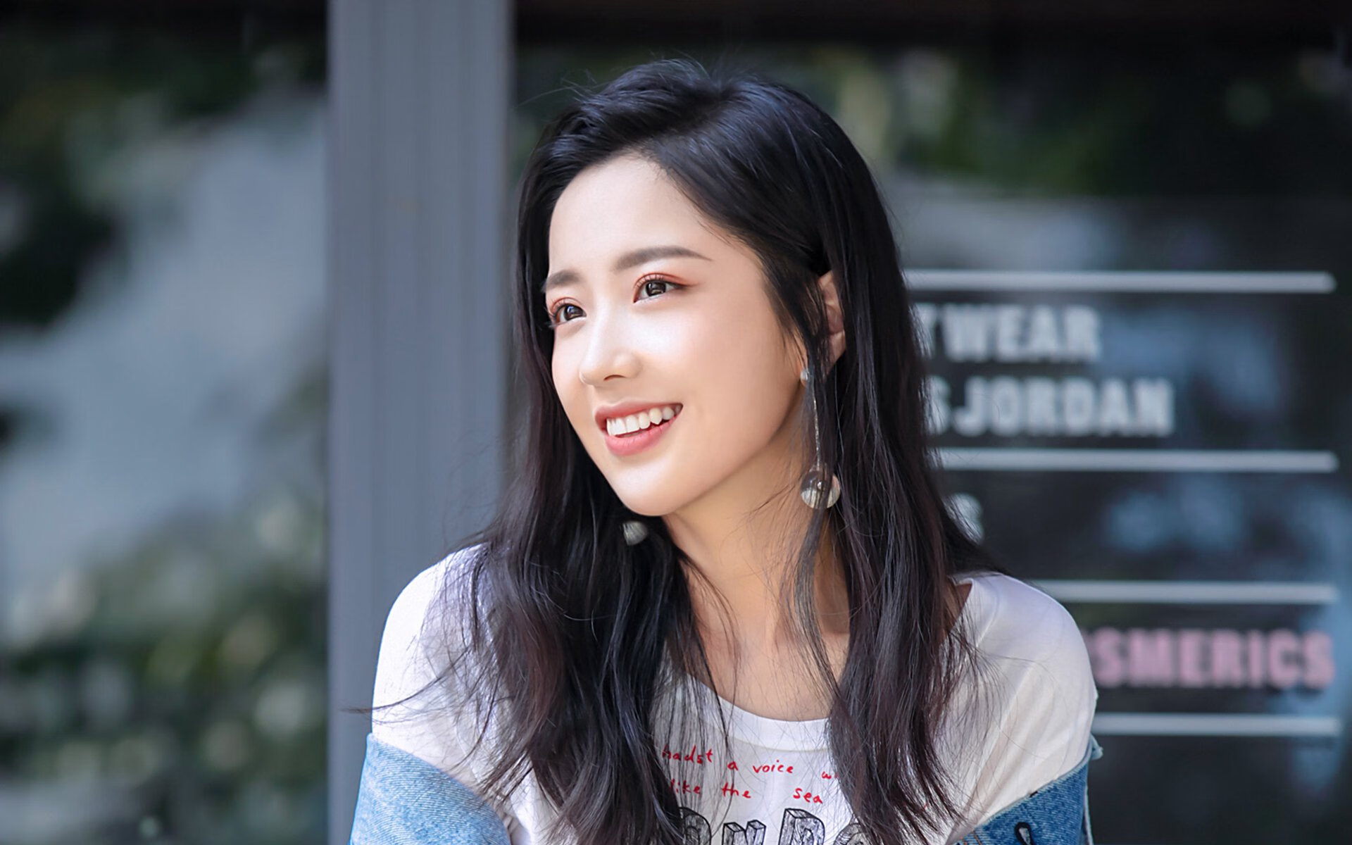 英超球员品牌代言对球队商业影响力评估,英超旗下品牌