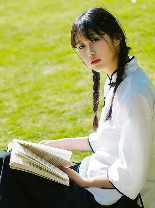 “腰旗橄榄球:东部新区赛场带来全新观赛体验”