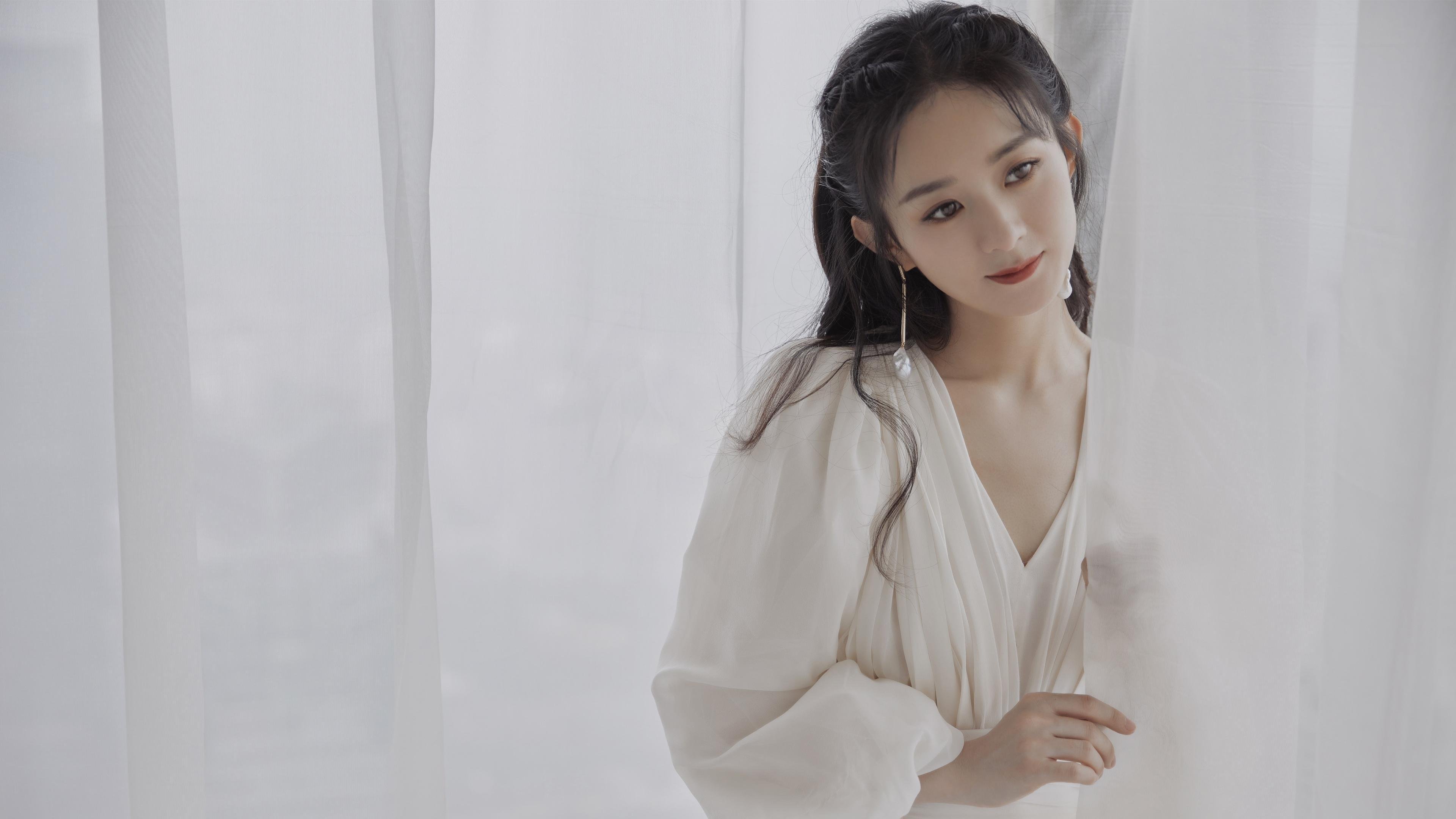 湖光水色间，赛场点燃激情，湖光水色出自哪里